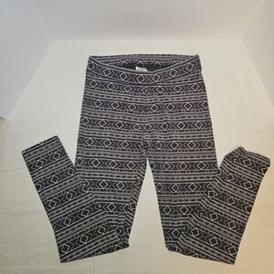 PINK Victoria's Secret Gray and White Patterned Leggings